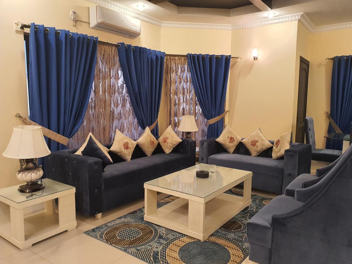 Royal Villa F-10/2 Islamabad Esterno foto