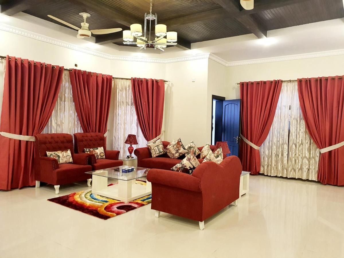 Royal Villa F-10/2 Islamabad Esterno foto