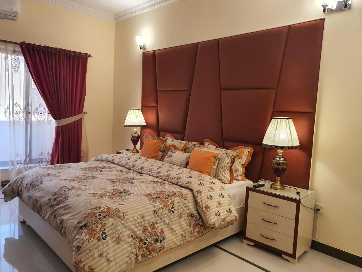 Royal Villa F-10/2 Islamabad Esterno foto