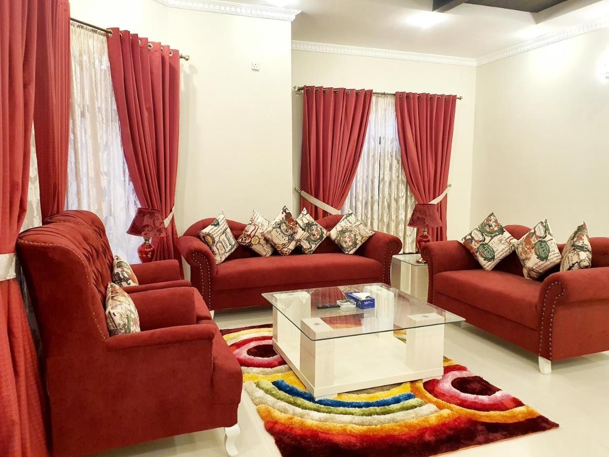 Royal Villa F-10/2 Islamabad Esterno foto