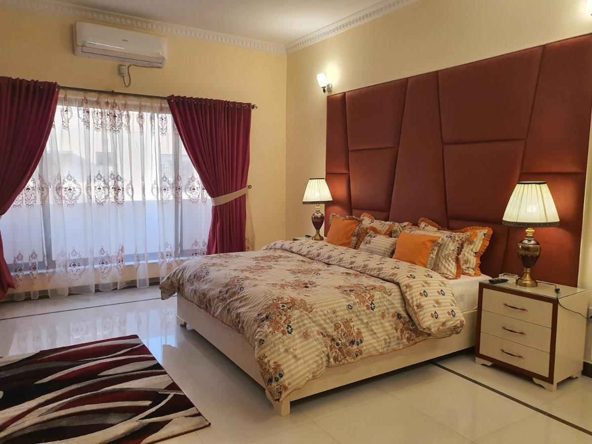 Royal Villa F-10/2 Islamabad Esterno foto