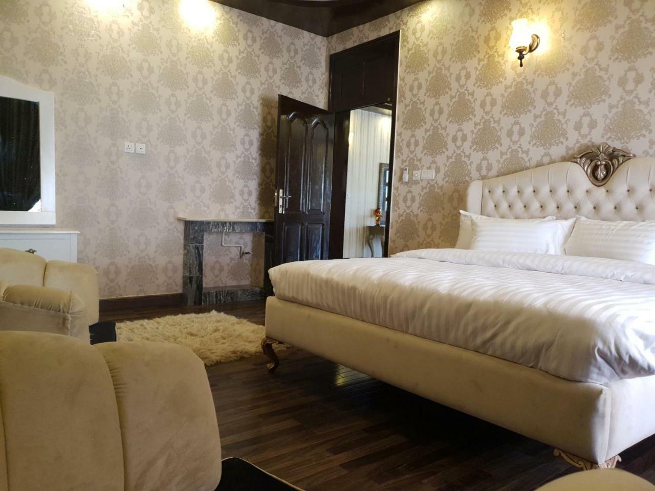 Royal Villa F-10/2 Islamabad Esterno foto