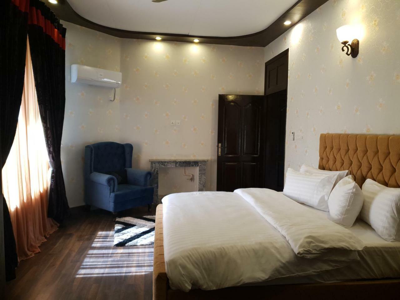 Royal Villa F-10/2 Islamabad Esterno foto