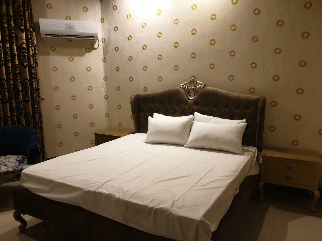 Royal Villa F-10/2 Islamabad Esterno foto